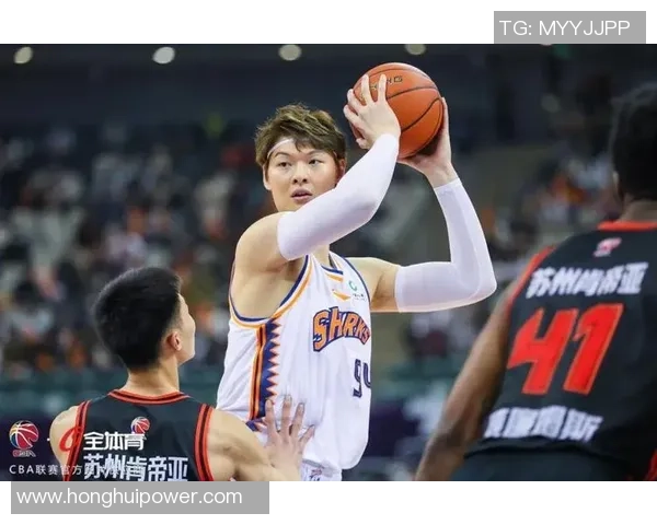 王哲林领衔中国篮球新篇章助力球队追逐荣耀与梦想